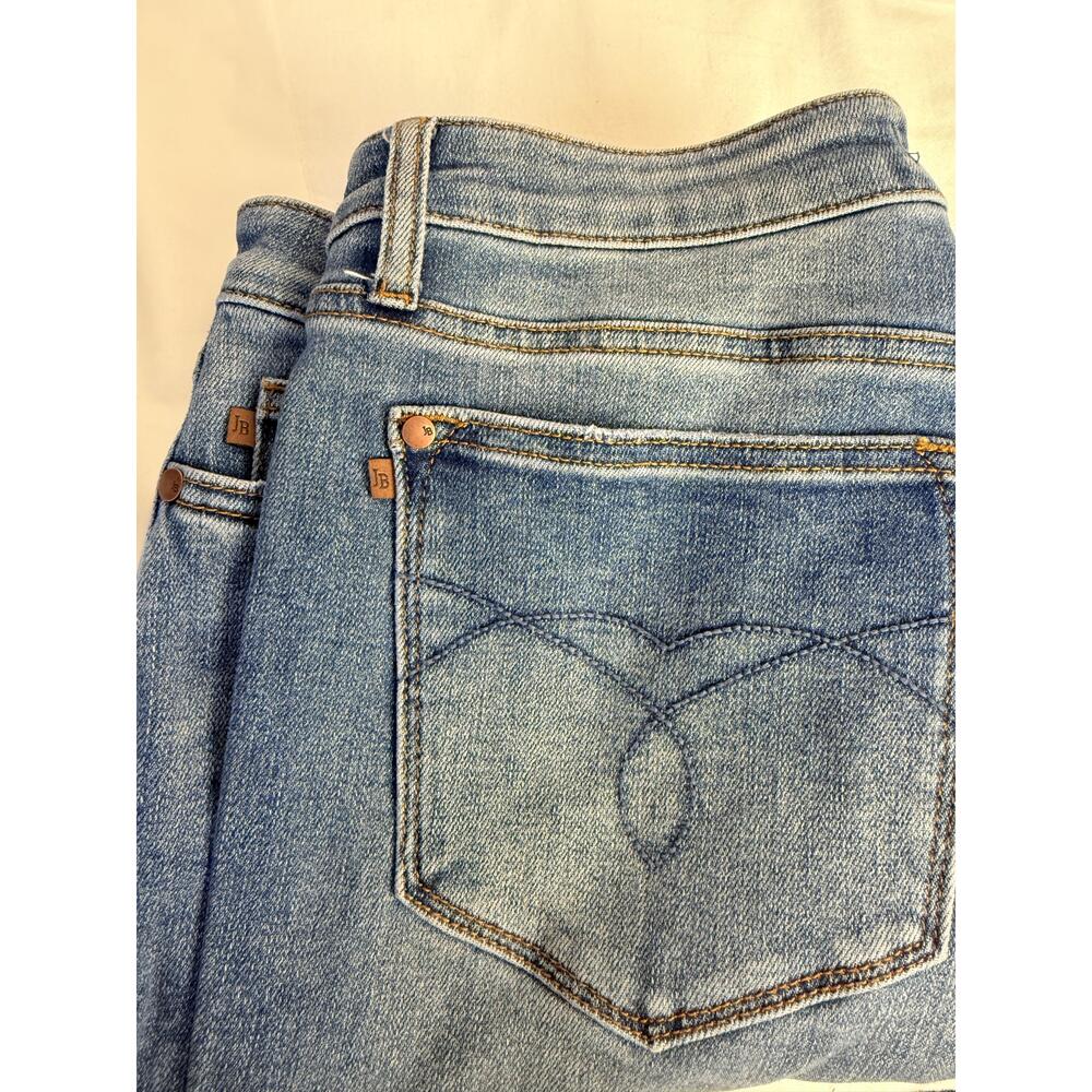 Judy Blue Women’s Light Blue Boot Cut Flared Leg Faded Wash Jeans 15/32 - Picture 6 of 10